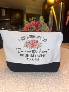 🌺Canvas Cosmetic Bag with Floral accents & Quote for Female Retiree or Divorcee